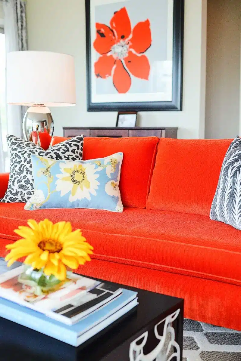 25+ Coral Orange Living Room Decor Inspirations You Can't Miss - Hearth ...