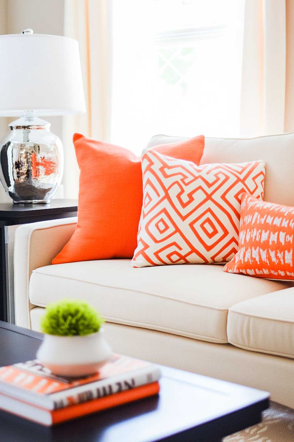 25+ Coral Orange Living Room Decor Inspirations You Can't Miss - Hearth ...