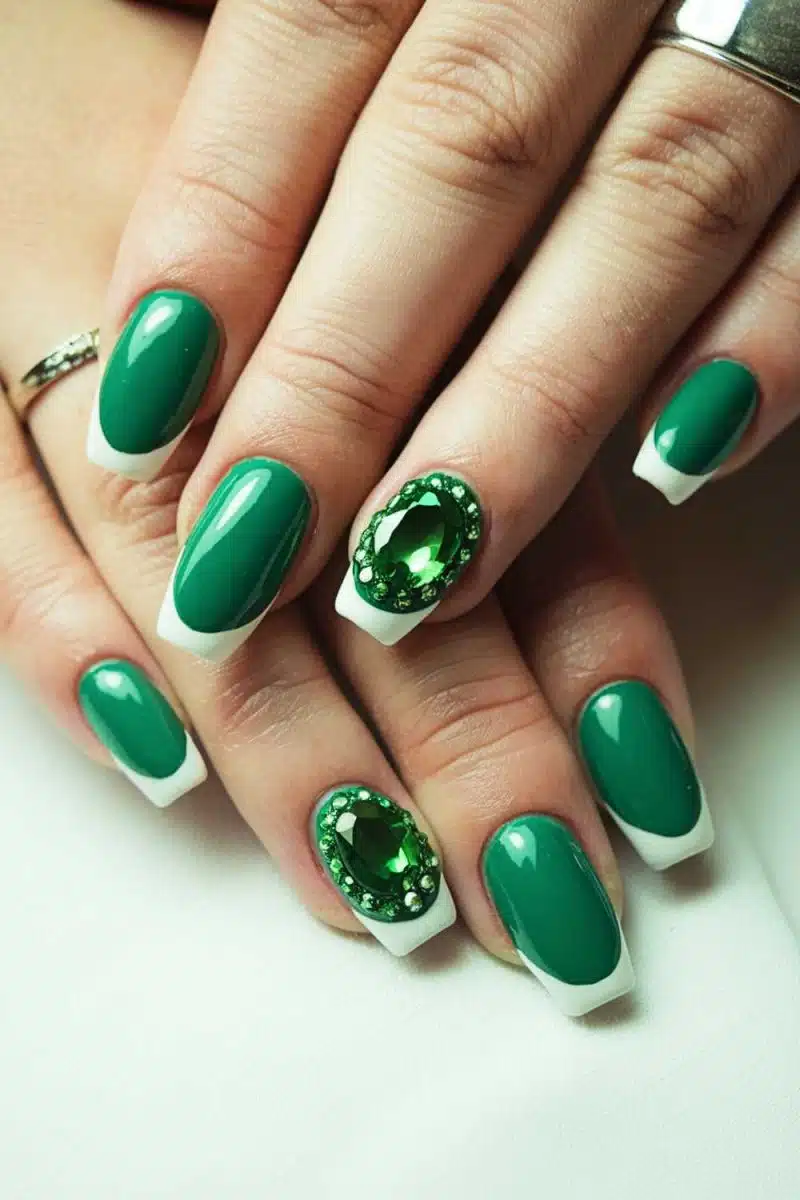 Heres a manicure that says Im here to party but also have a meeting at 3. Its like wearing a tuxedo with light-up sneakers. Très elegance meets fun vibes.