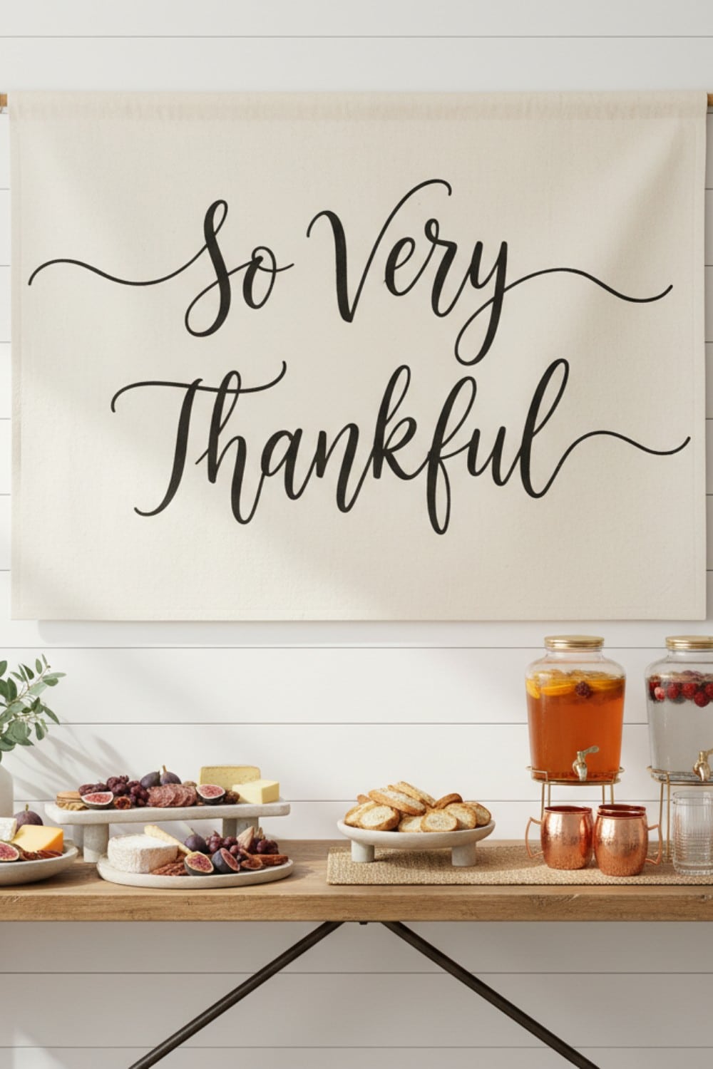 Welcome Guests with a Heartfelt Friendsgiving Wall Banner